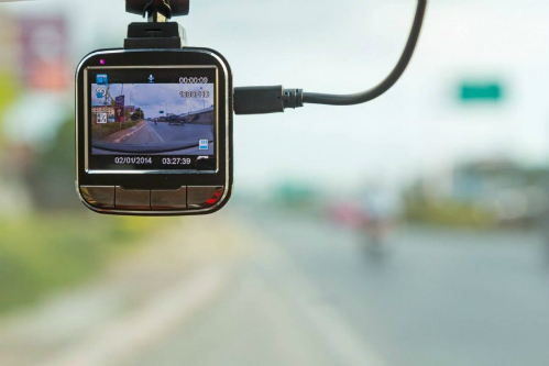 Giá camera hành trình xe ô tô, xe tải quản lý hành trình từ xa Giá camera hành trình xe ô tô, xe tải quản lý hành trình từ xa
